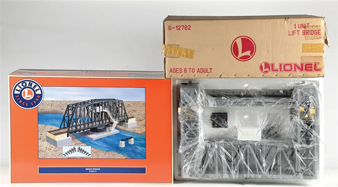 LOT OF 2: LIONEL O-GA. NO. 6-24111 SWING BRIDGE AND NO. 6-12782 LIFT