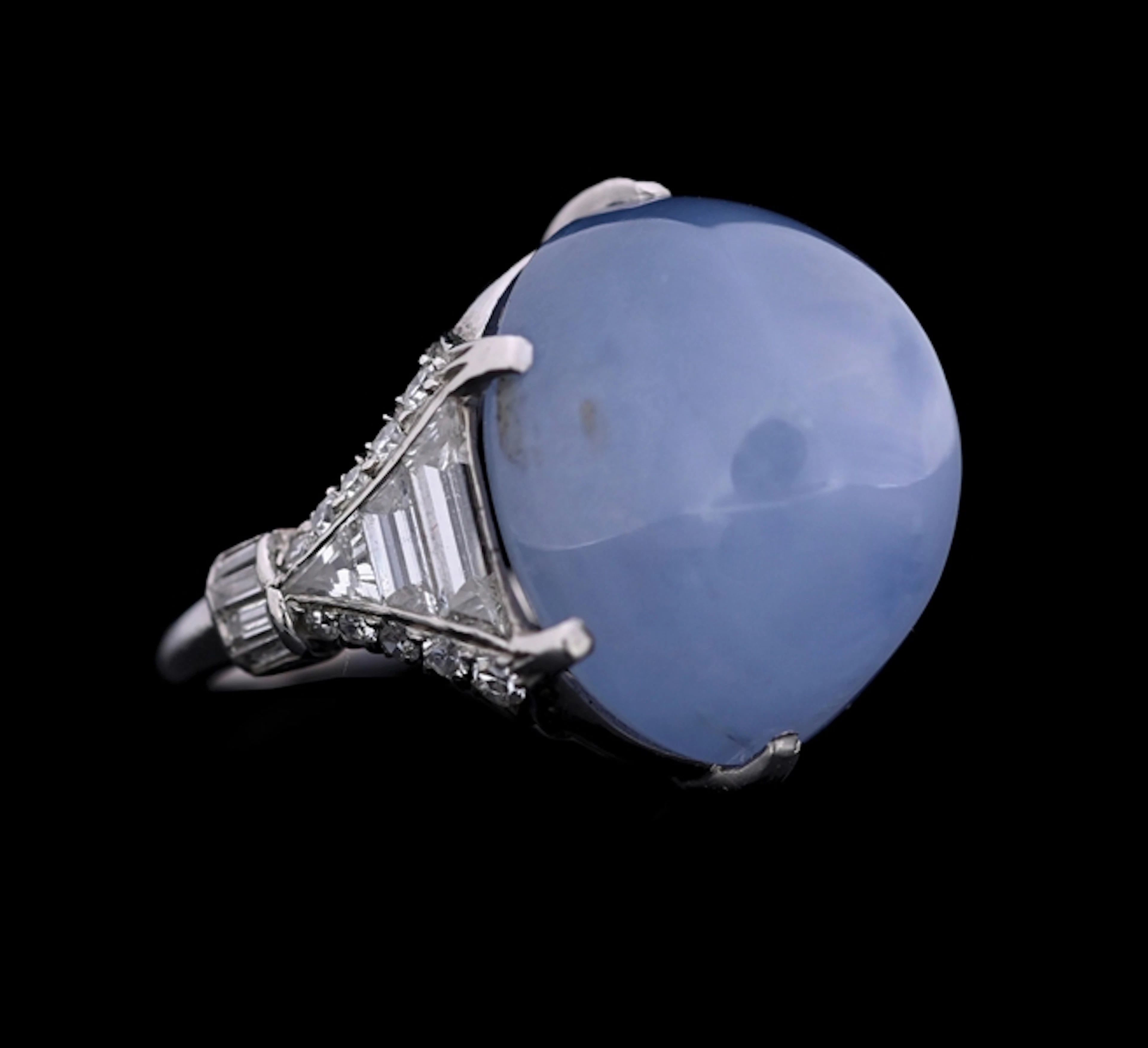 ANTIQUE PLATINUM NATURAL STAR SAPPHIRE & DIAMOND RING