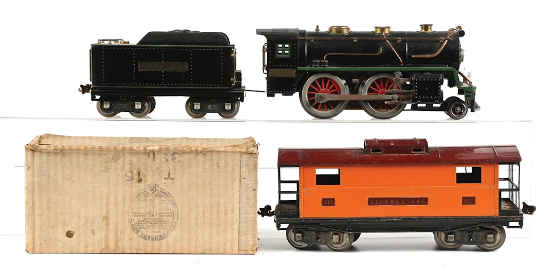 LOT OF 3: LIONEL STD-GA. 384 STEAM LOCO, TENDER & 217 CABOOSE
