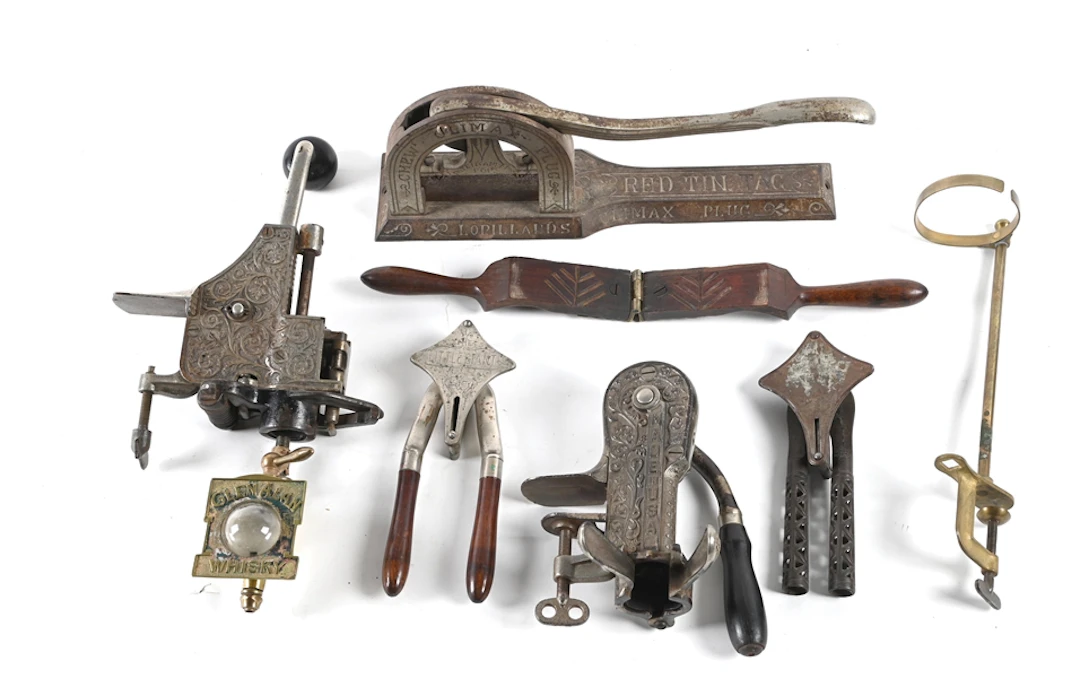 LOT OF 8: VARIOUS OLD WEST SALOON ITEMS
