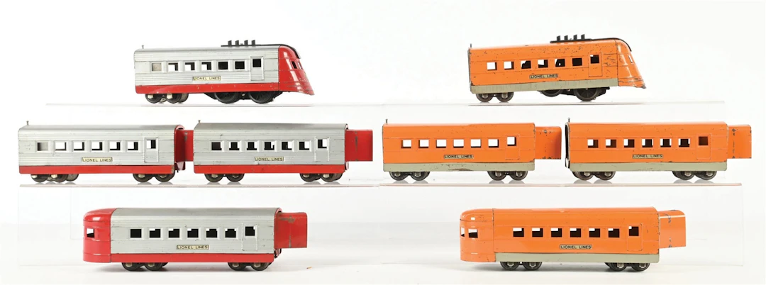 LOT OF 2: LIONEL JR. RED & ORANGE 4-UNIT STREAMLINE TRAIN SETS