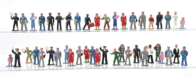 LOT OF APPROXIMATELY 50: BARCLAY HO SCALE RAILROAD & TRAIN STATION FIGURES