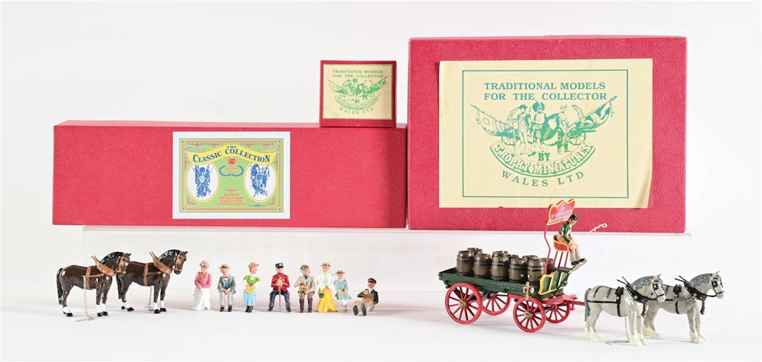 LOT OF 2: TROPHY MINIATURES TOWN & COUNTRY