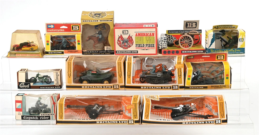 LOT OF 12: W. BRITAIN'S VARIOUS BOXED 1960S & 1970S