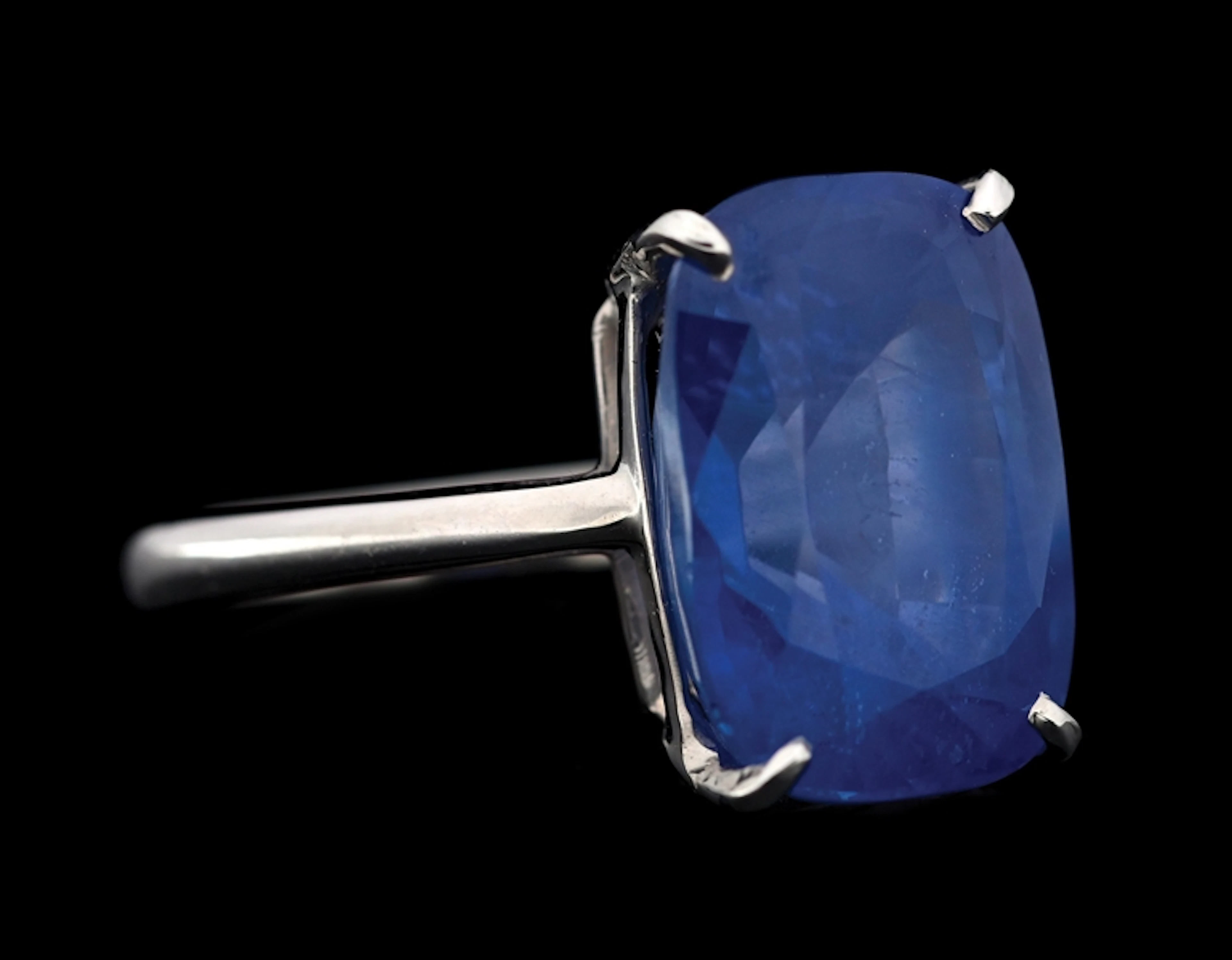 18K WHITE GOLD 12.79CT CEYLON SAPPHIRE RING W/GIA REPORT