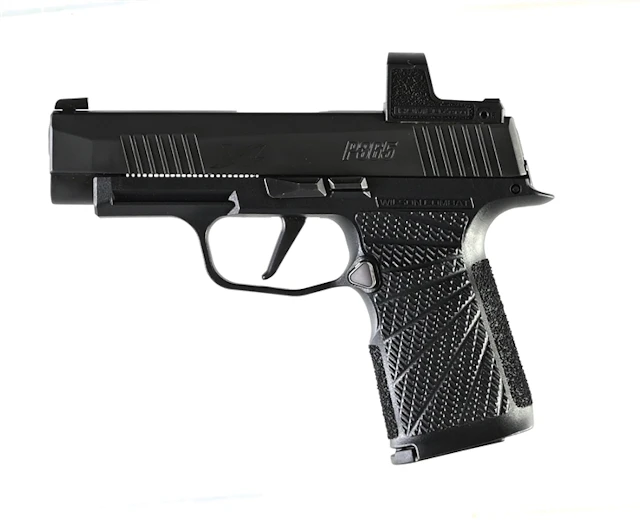(M) SIG SAUER P365XL WITH WILSON COMBAT GRIP FRAME.