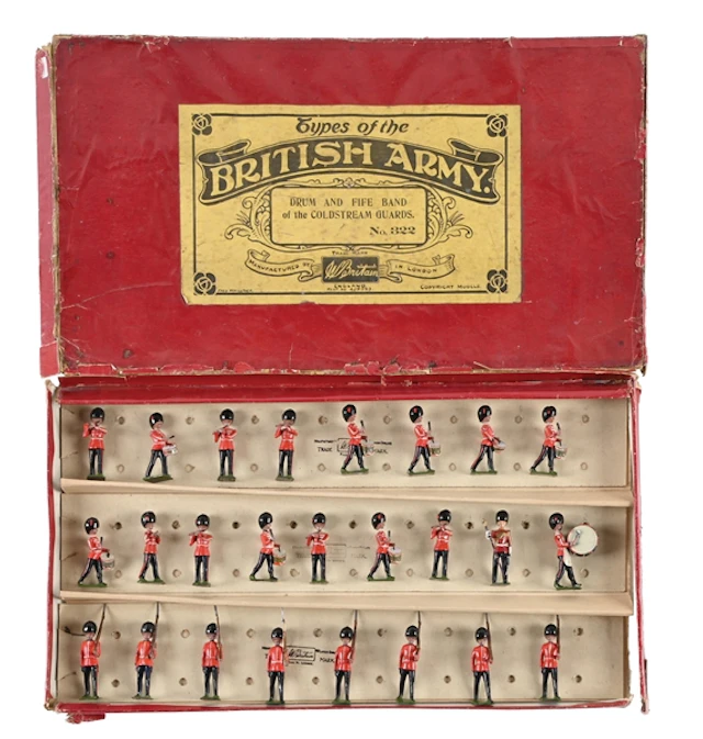 PRE-WAR W. BRITAINS SET NO. 322 BRITISH ARMY DRUM & FIFE BAND W/ BOX