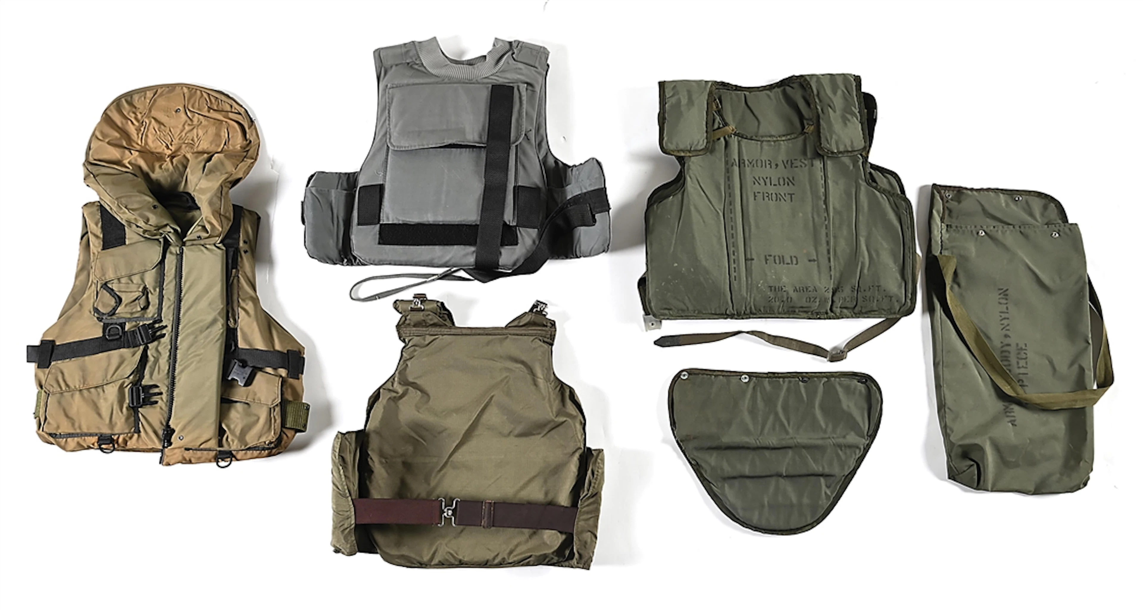 LOT OF 4: COMMERICIAL BODY ARMOR.