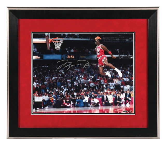 2013 UPPER DECK AUTHENTICATED MICHAEL JORDAN FRAMED SLAM DUNK AUTOGRAPHED