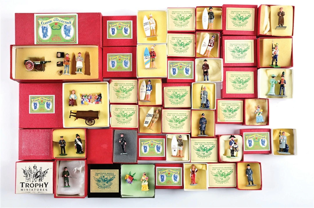 LOT OF 24: TROPHY MINIATURES COMMEMORATIVE SINGLE FIGURE ASSORTMENT