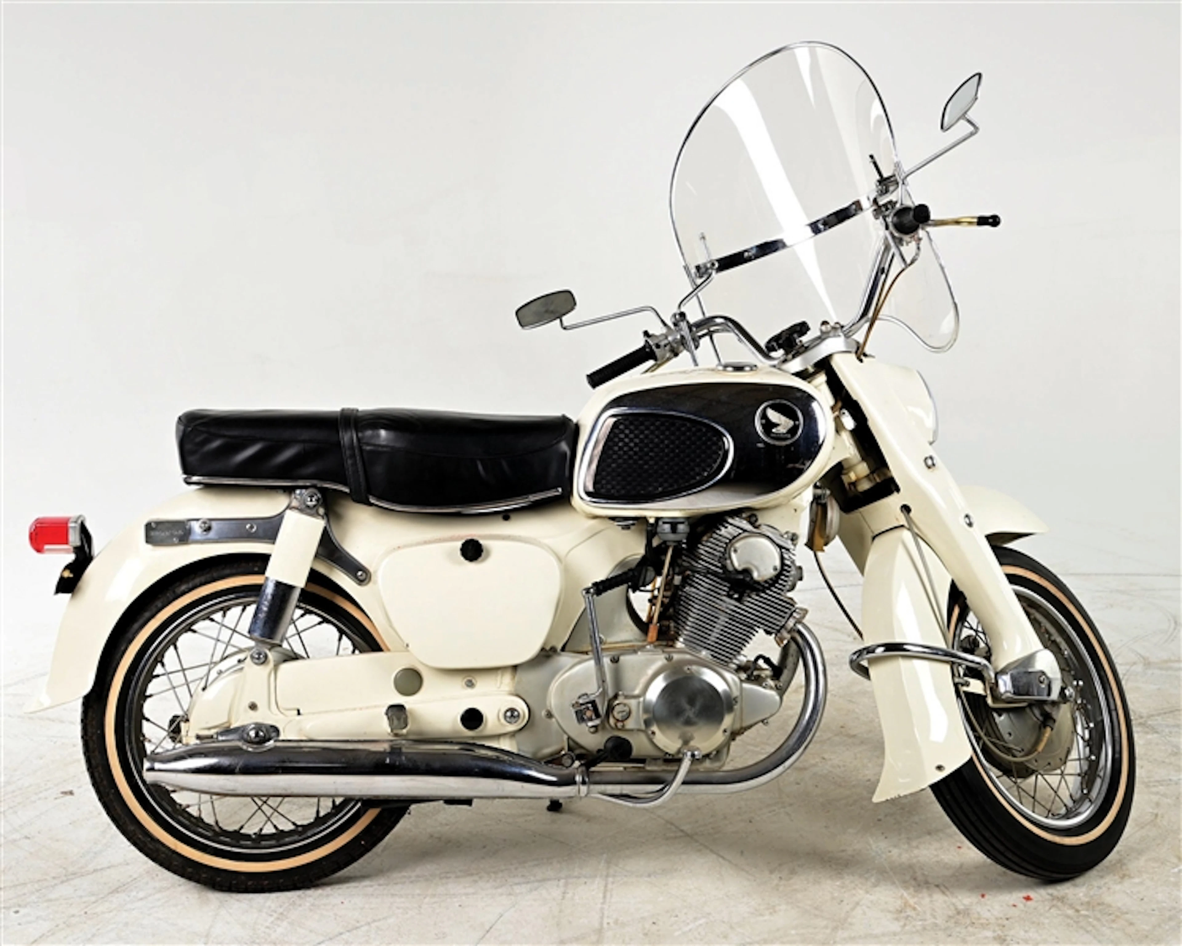 1960S HONDA DREAM CA 77E 305 CC MOTORCYCLE