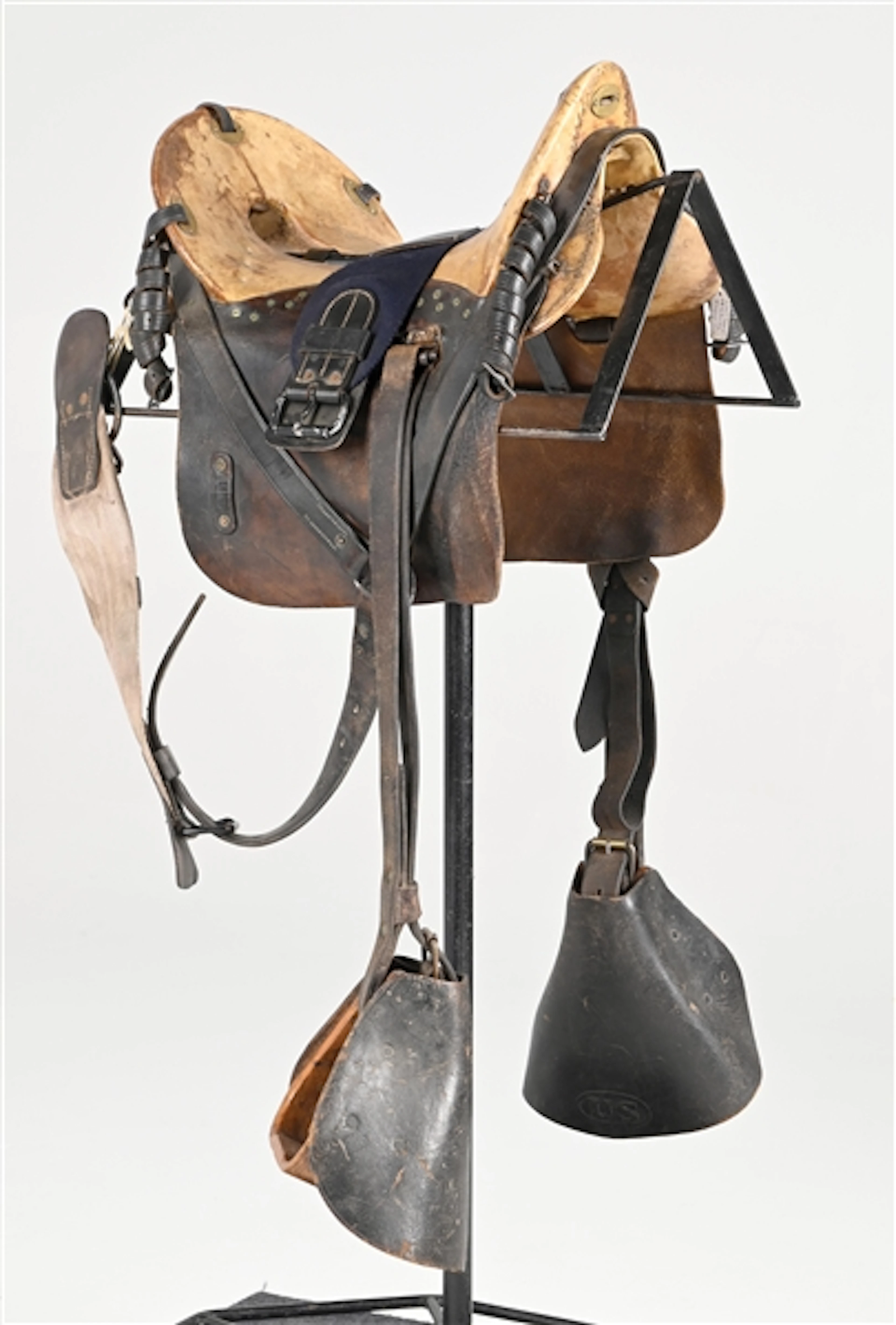 REENACTOR CIVIL WAR RAWHIDE SADDLE WITH CINCH