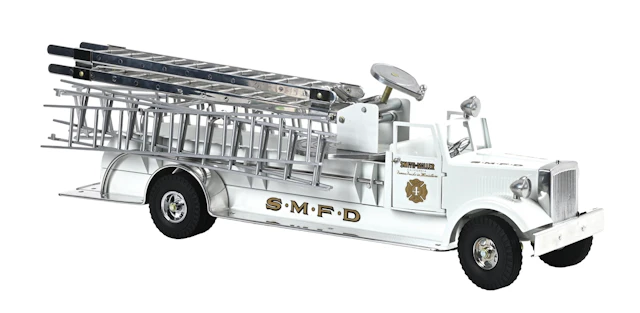 SMITH-MILLER PRESSED STEEL FIRE DEPARTMENT WHITE LADDER TRUCK W/ BOX