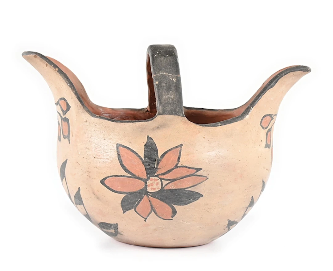 SANTO DOMINGO (KEWA) HANDLED POTTERY BOWL