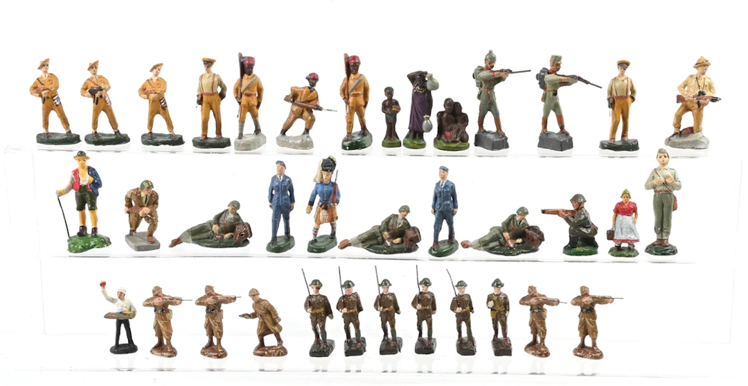 ITALIAN COMPOSITION ASSORTMENT, 37 PIECES
