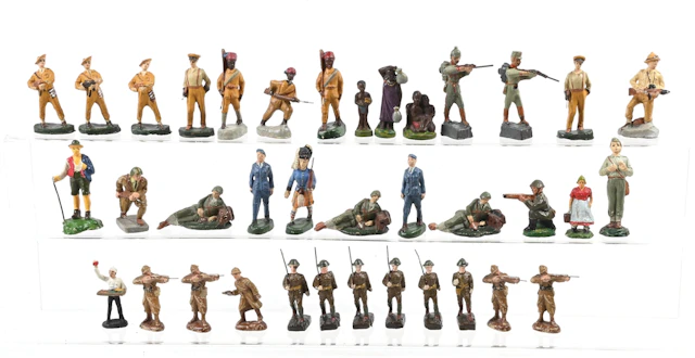ITALIAN COMPOSITION ASSORTMENT, 37 PIECES