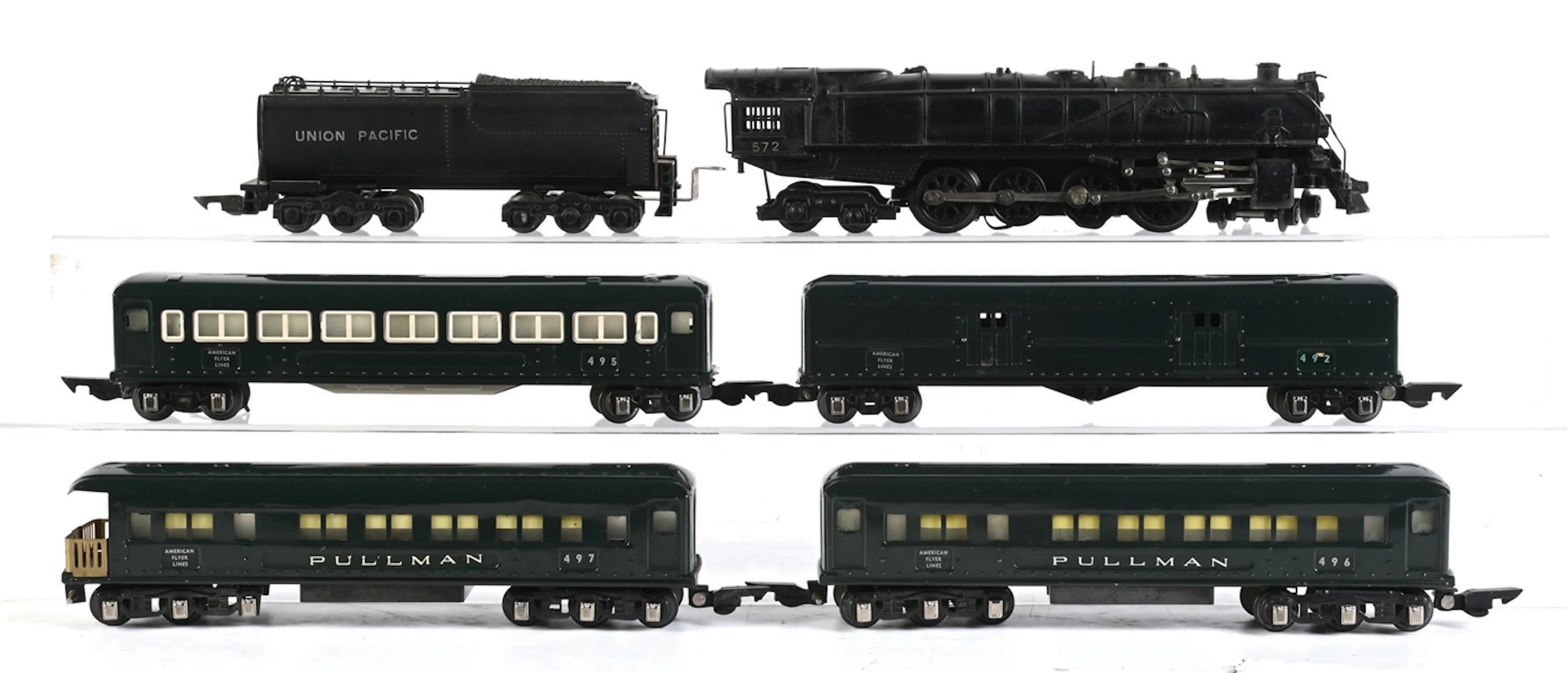 PRE-WAR AMERICAN FLYER O-GA. NO. 572 STEAM PASSENGER SET