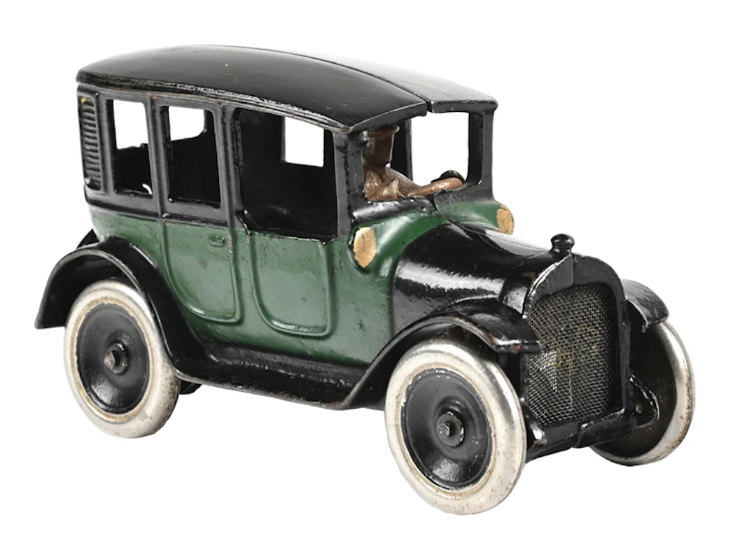 ARCADE MFG. CO. CAST IRON GREEN TAXI CAB/SEDAN