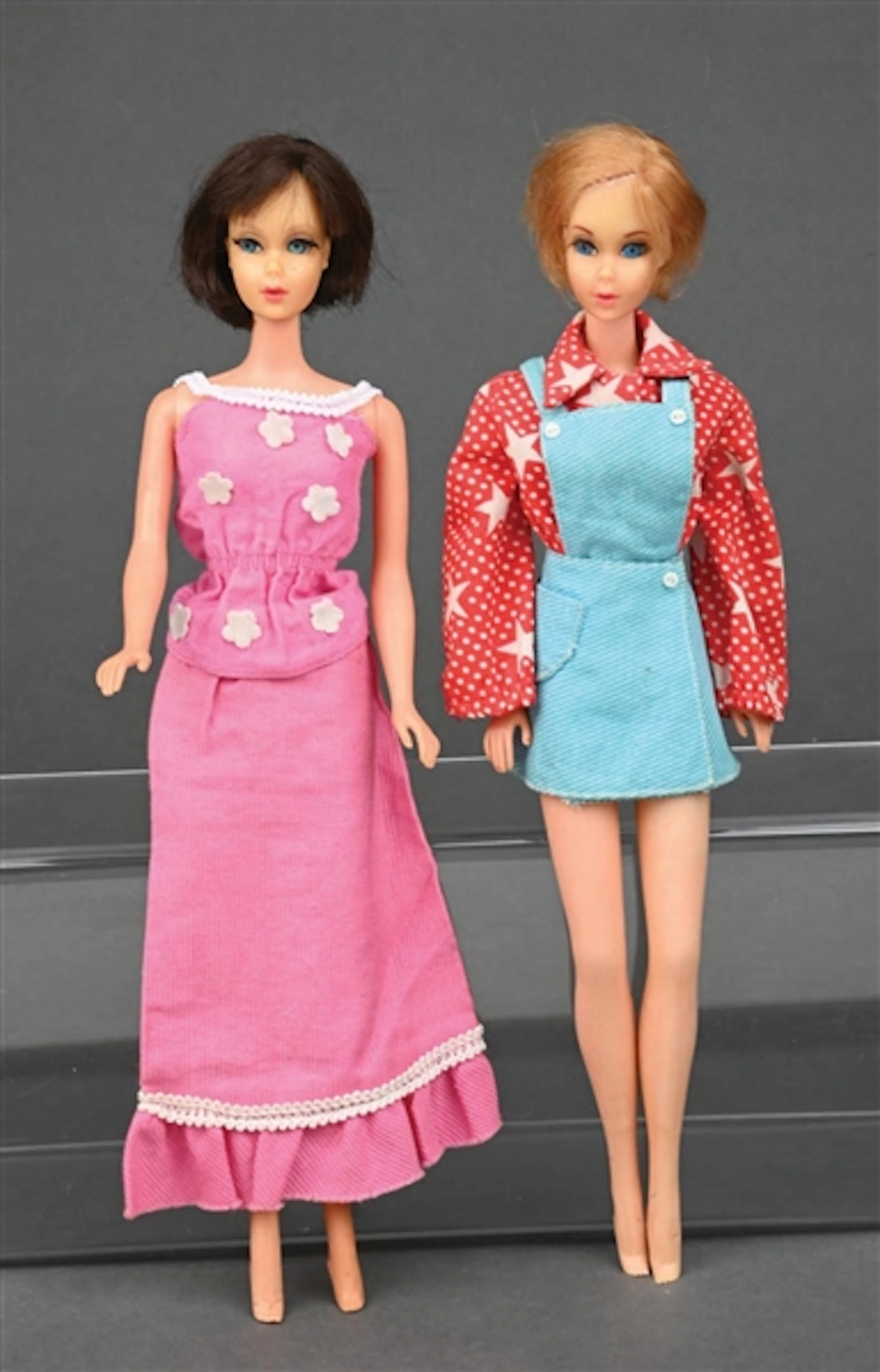 LOT OF 2: VINTAGE HAIR FAIR BARBIE DOLLS WITH ADDITIONAL CLOTHING