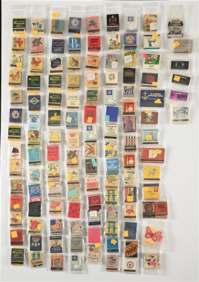 LARGE LOT OF: VINTAGE STRIKE ON FRONT MATCH BOOK COVERS