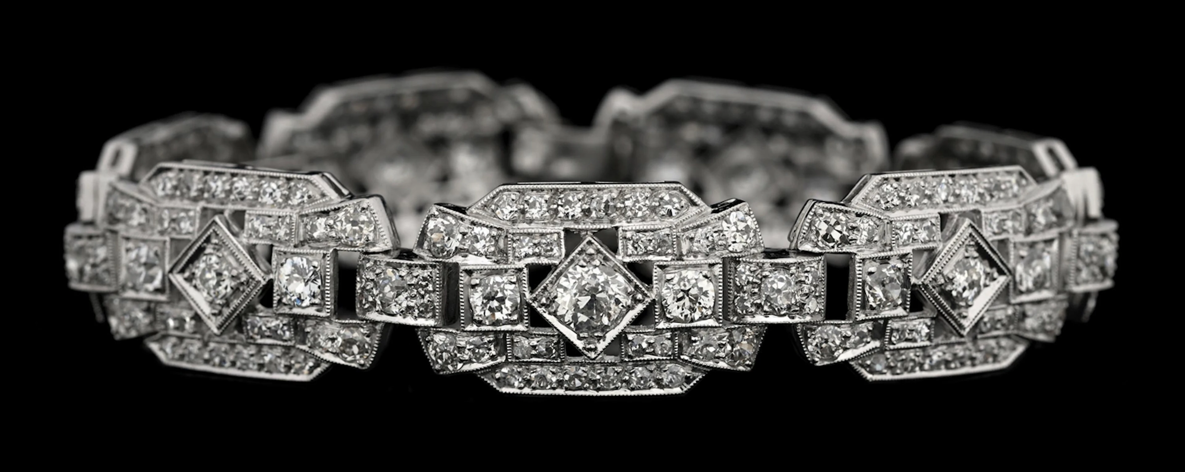 PLATINUM ART DECO DIAMOND BRACELET, 10CT TW