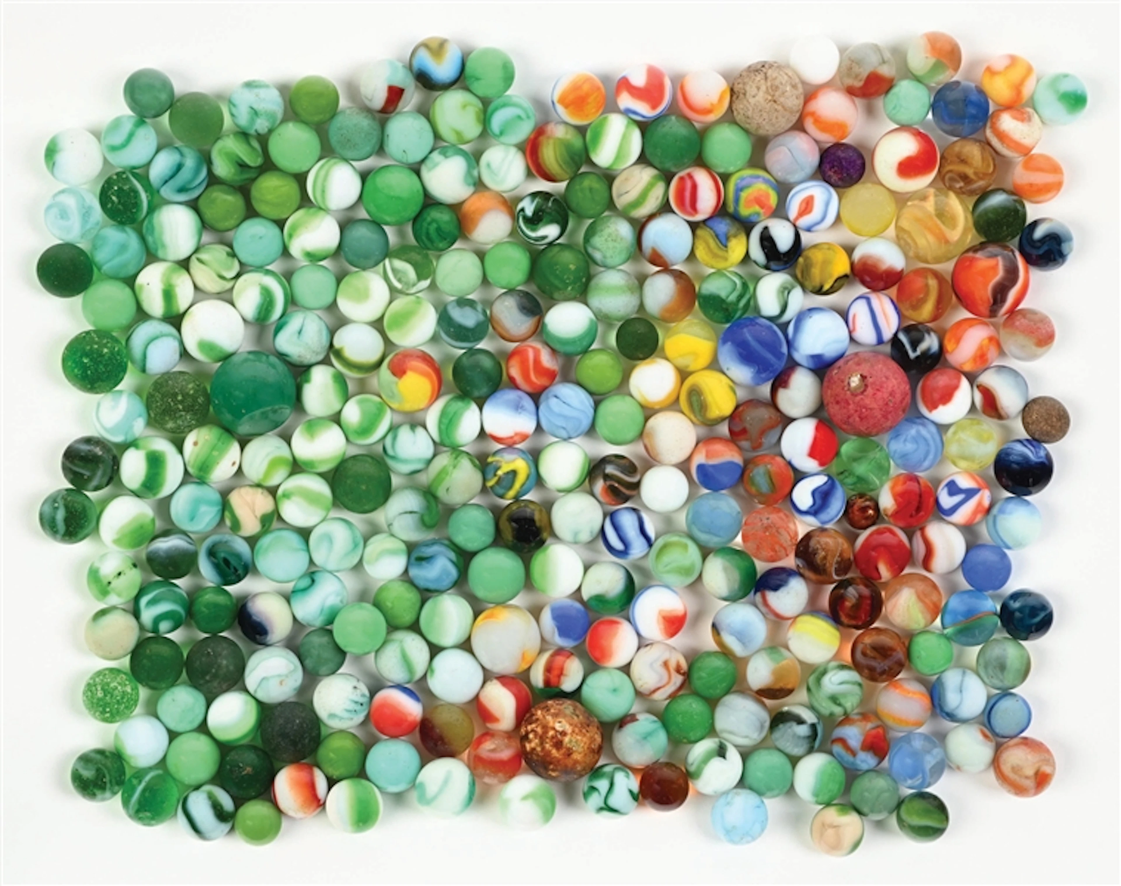 LARGE LOT OF MACHINE-MADE MARBLES