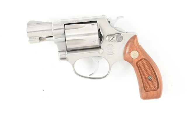(M) SMITH & WESSON MODEL 60 DOUBLE ACTION REVOLVER.