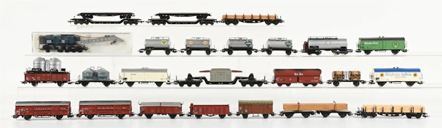 LOT OF 27: MARKLIN & OTHER HO-GA. ASSORTED FREIGHT CARS