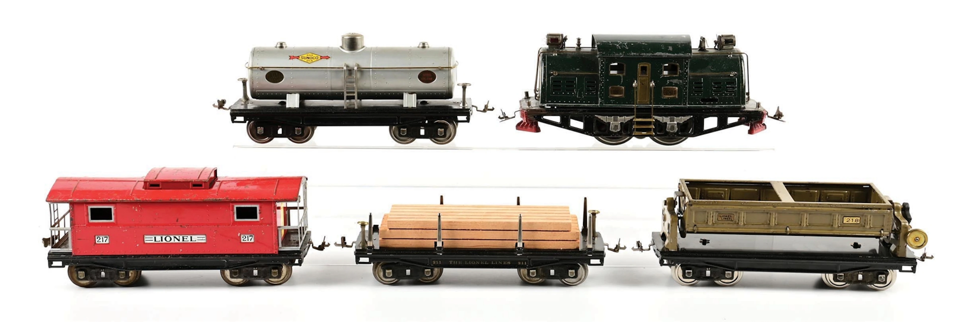 PRE-WAR LIONEL STANDARD GA. NO. 380 ELECTRIC LOCOMOTIVE & 4 ASSORTED