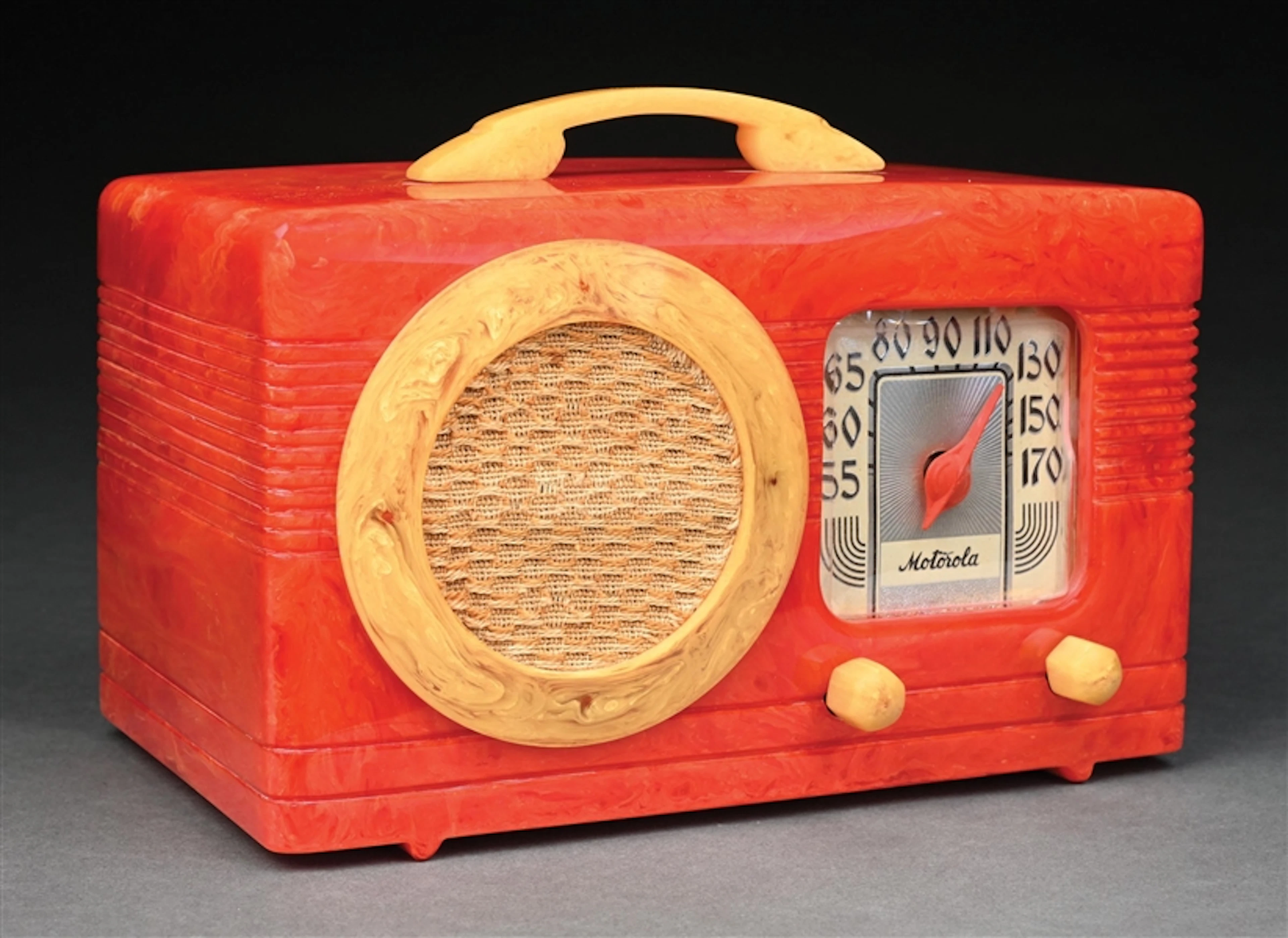 MOTOROLA 50X CIRCLE-GRILL CATALIN RADIO IN RED WITH LIGHT YELLOW