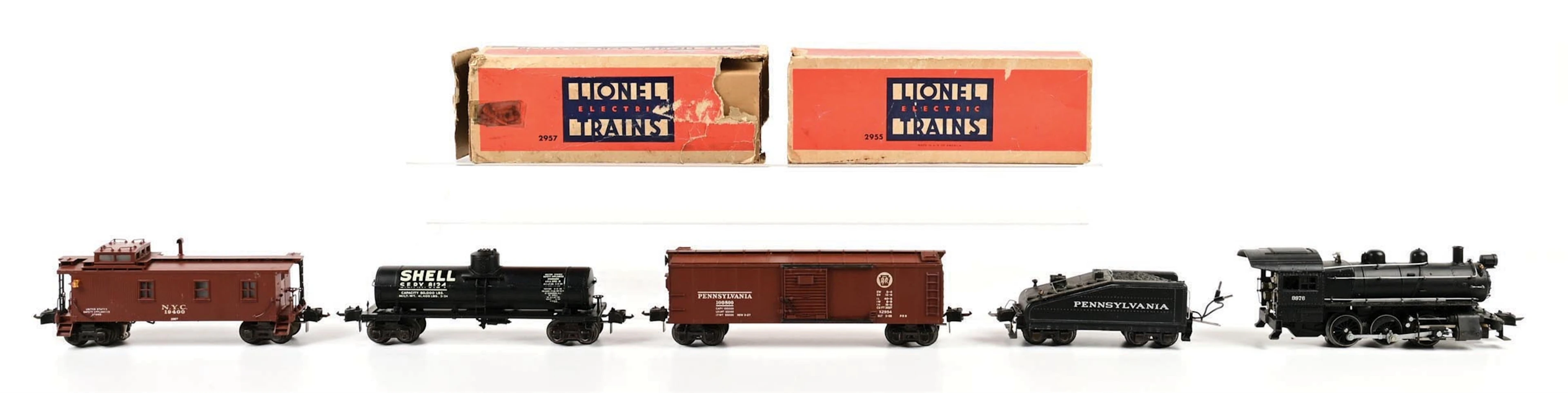 LOT OF 5: PRE-WAR LIONEL O-GA. NO. 227 STEAM LOCO W/ ASSORTED FREIGHT