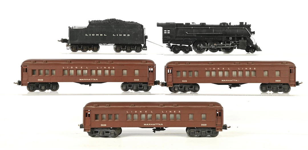 LOT OF 5: LIONEL O-GA. STEAM LOCO NO. 226E W/ TENDER AND 3 NO. 2623
