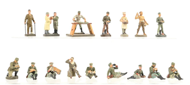LOT OF 16: ELASTOLIN & LINEOL FIGURES IN CAMP & MEDICAL POSES
