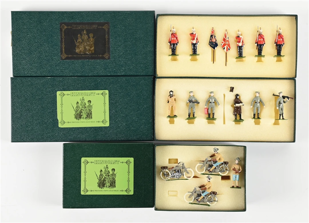 LOT OF 3: KINGCAST TOY SOLDIERS