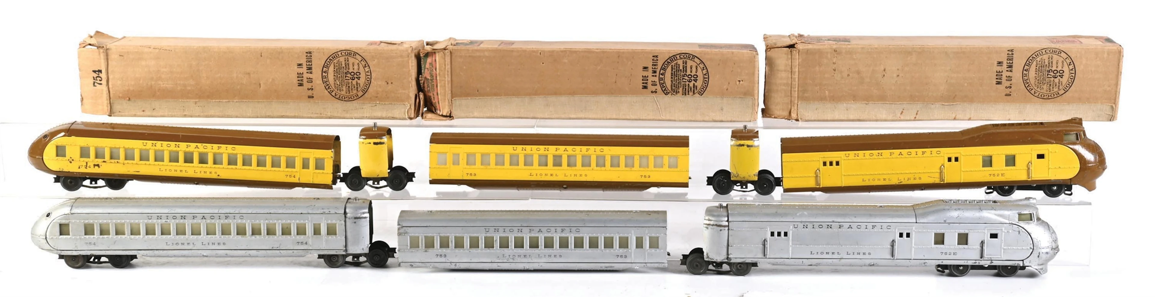 LOT OF 2: LIONEL O-GAUGE NO.752E CITY OF PORTLAND PASSENGER SETS