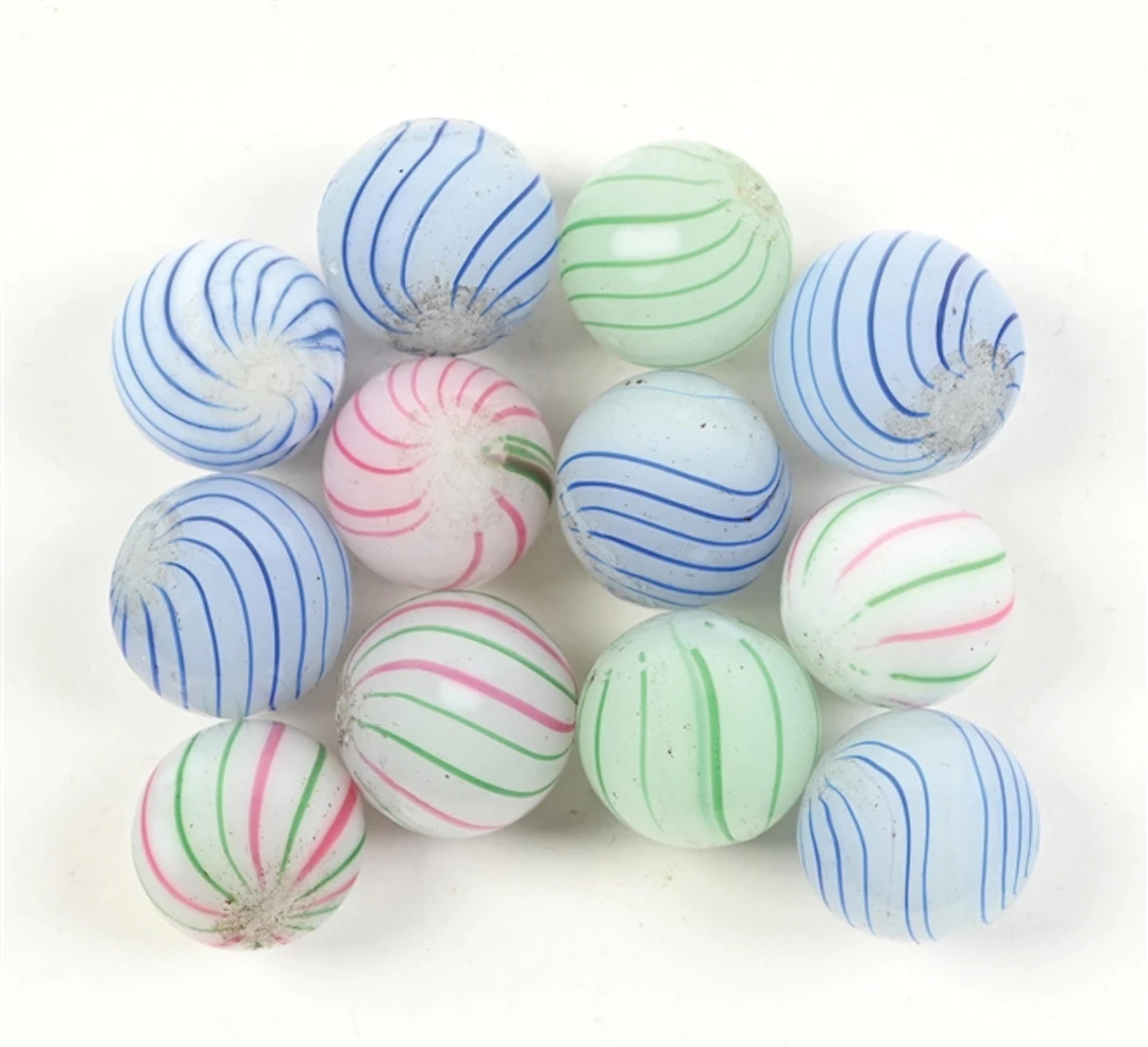LOT OF 12: CLAMBROTH MARBLES