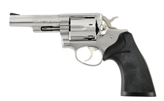 (M) RUGER POLICE SERVICE SIX DOUBLE ACTION REVOLVER.