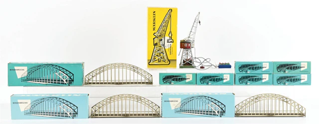 LOT OF 4: BOXED MARKLIN HO-GA. TRAIN BRIDGES AND CRANE #7051