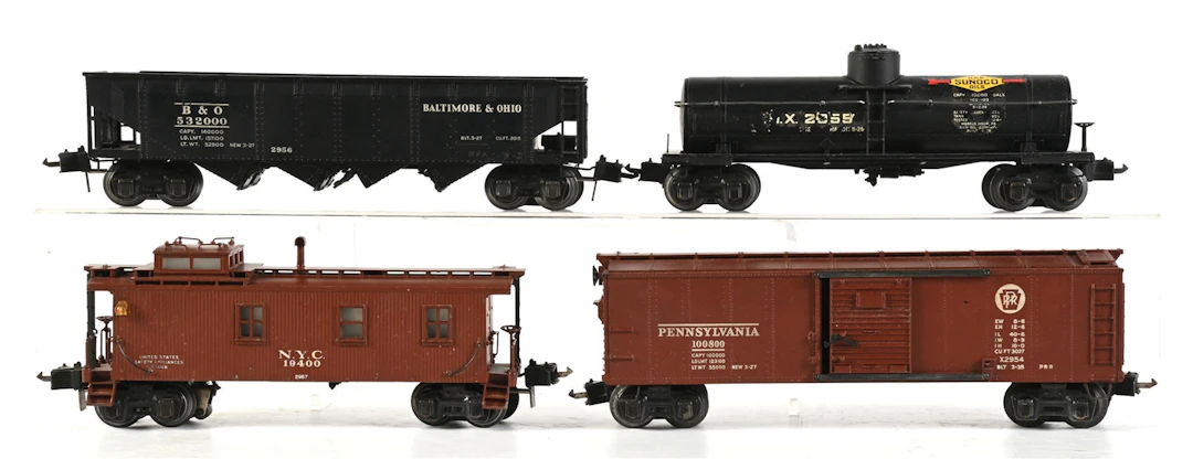 LOT OF 4: PRE-WAR LIONEL O-GA. SEMI-SCALE FREIGHT CARS