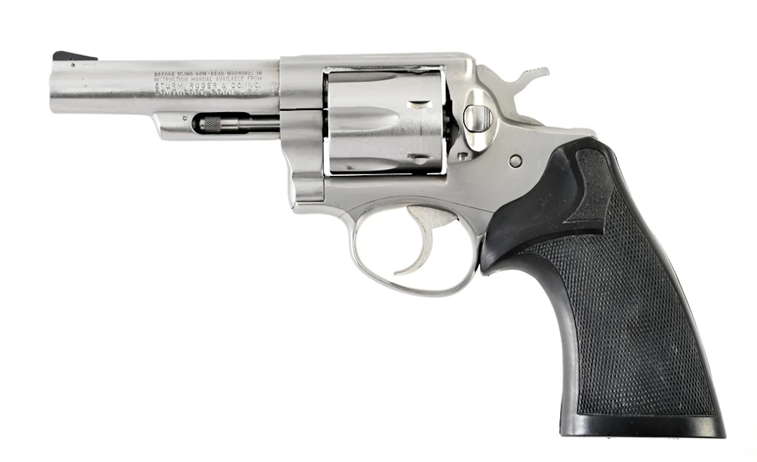 (M) RUGER POLICE SERVICE SIX DOUBLE ACTION REVOLVER.