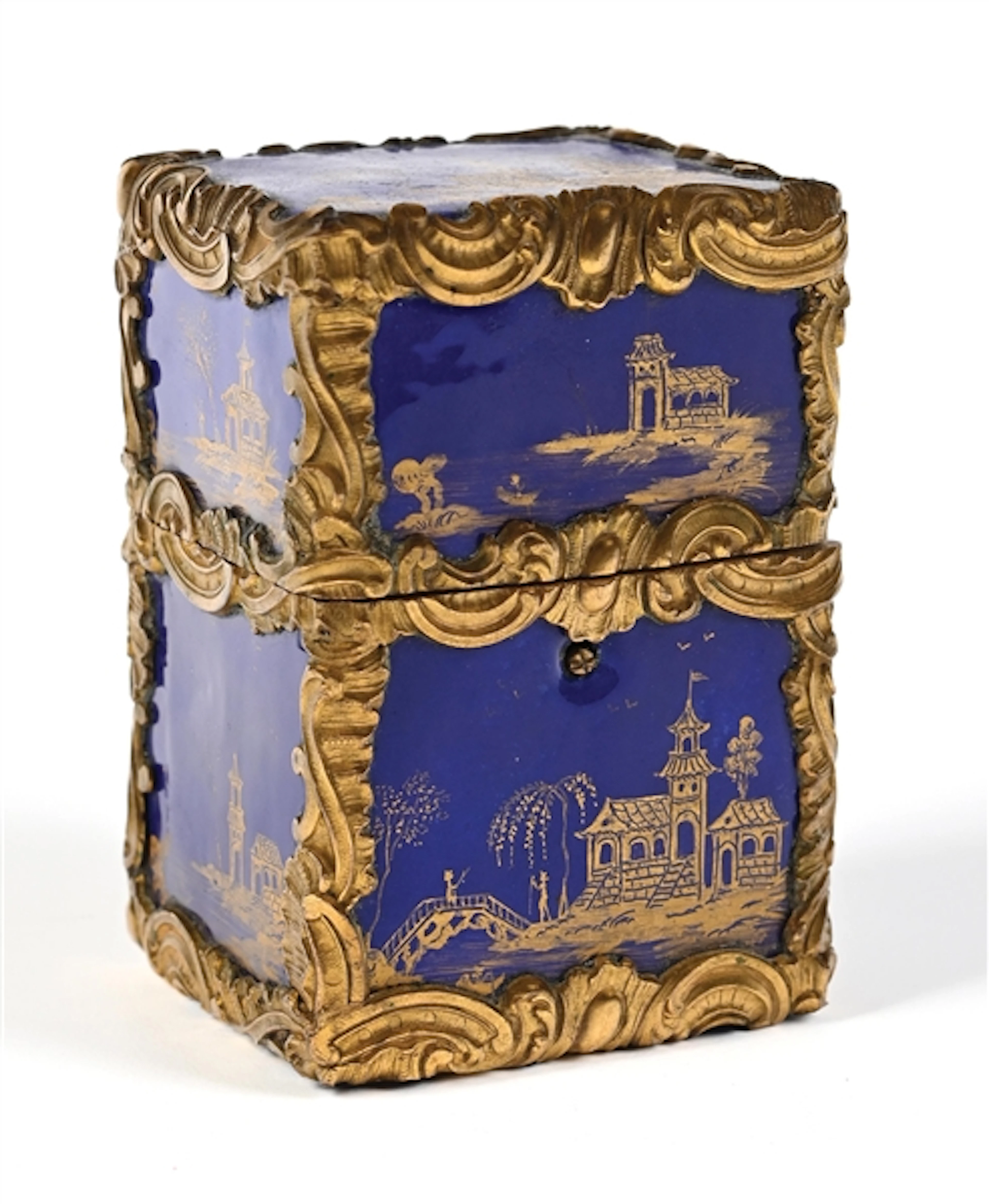 PORCELAIN PERFUME CHEST WITH PERFUME BOTTLES