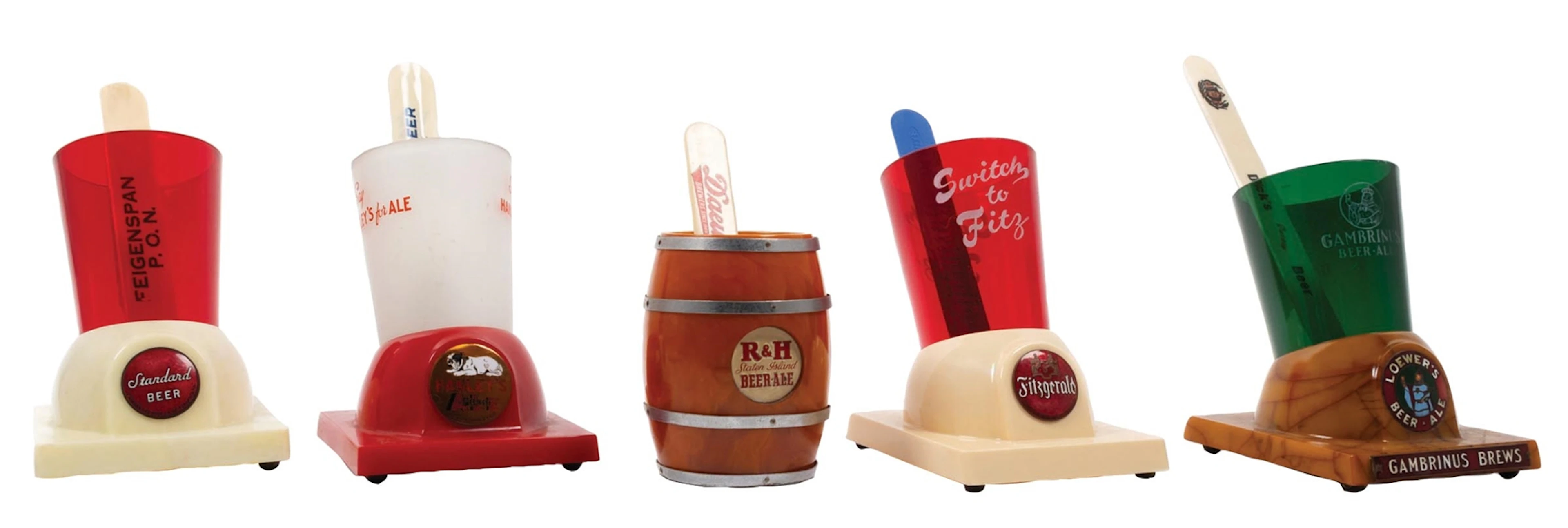 COLLECTION OF 5 BAKELITE MISC FOAM SCRAPERS AND CUPS WITH HOLDERS