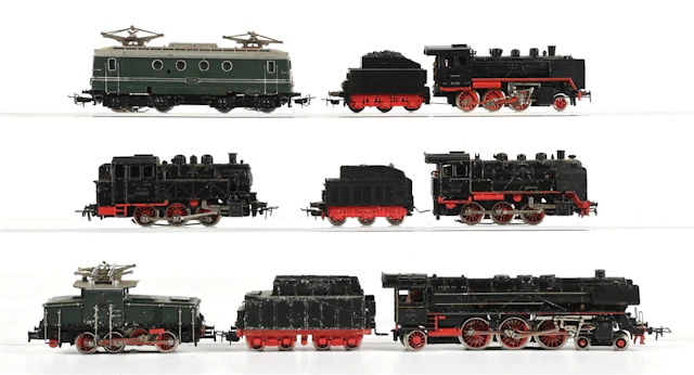 LOT OF 6: GERMAN MARKLIN HO STEAM AND ELECTRIC LOCOMOTIVES