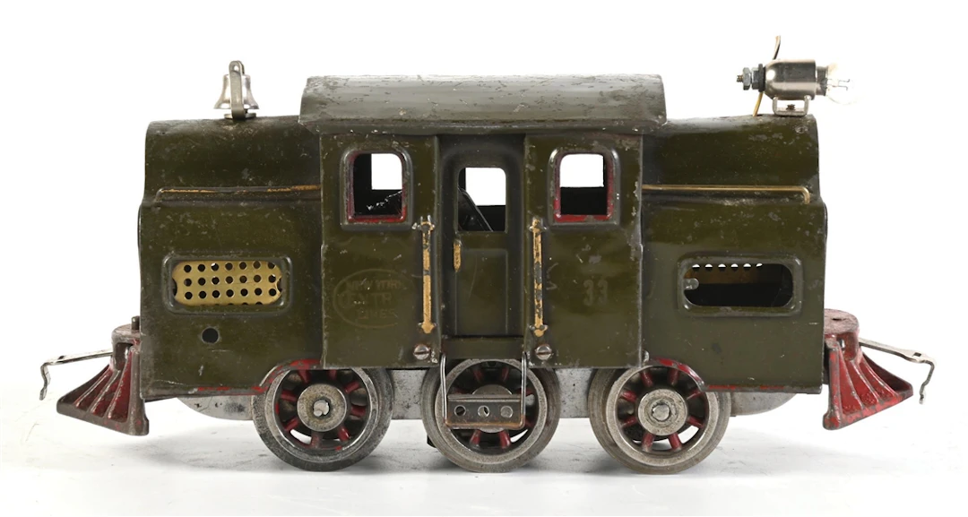 LIONEL STANDARD GA. NO. 33 EARLY 6-WHEEL ELECTRIC LOCOMOTIVE
