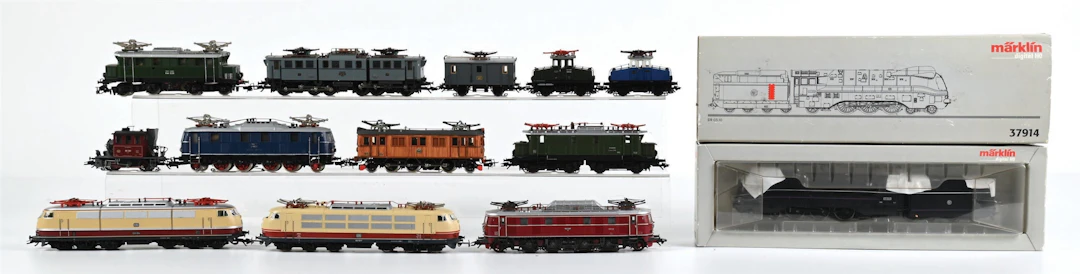 LOT OF 13: MARKLIN HO ELECTRIC & STEAM LOCOMOTIVES