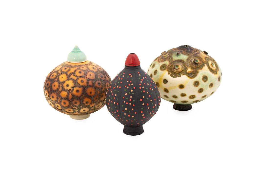 Geoffrey Swindell (b.1945): Three Porcelain Pots