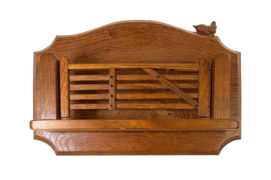 Wren Cabinet Makers: Bob Hunter (Thirlby): An English Oak Hanging