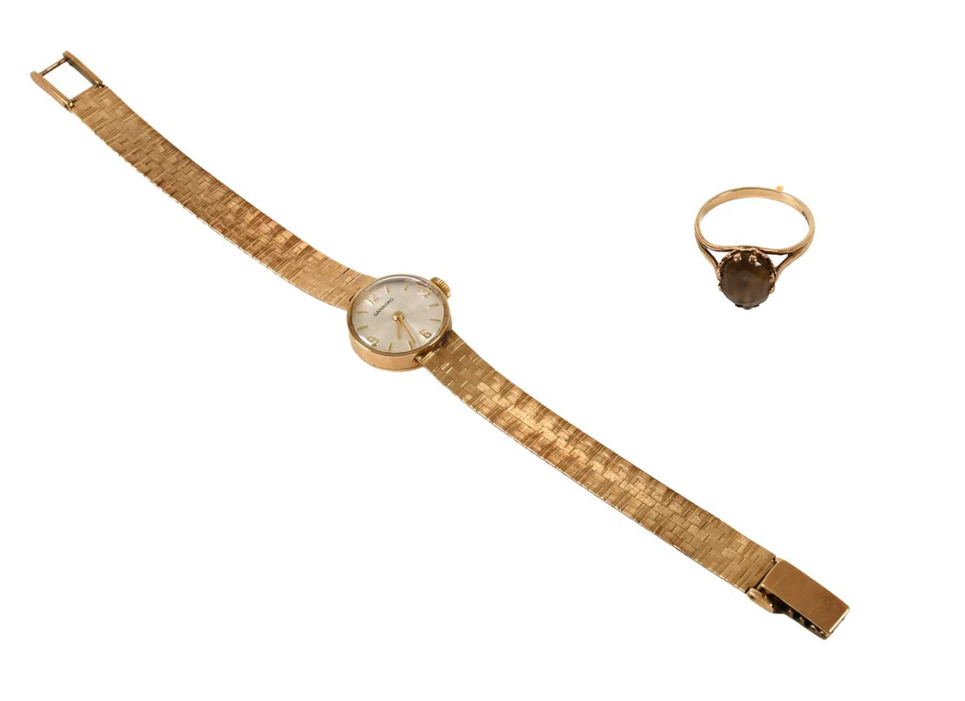 A Lady's 9 Carat Gold Wristwatch, retailed by Garrard, 1974