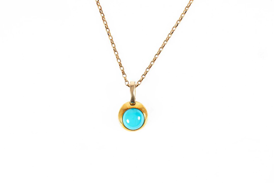 A Turquoise Pendant on Chain