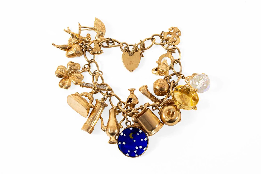 A 9 Carat Gold Curb Link Bracelet